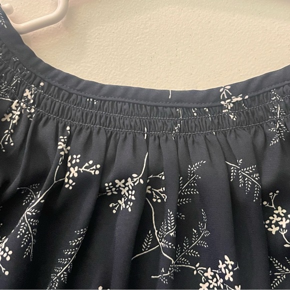 Loft Outlet SZ M Elastic Neckline Short Sleeve Blouse - Picture 9 of 10